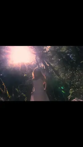 what falling feels like #moodyvisuals #ethereal #everythingissoromantic #charlixcx #creativevideo 