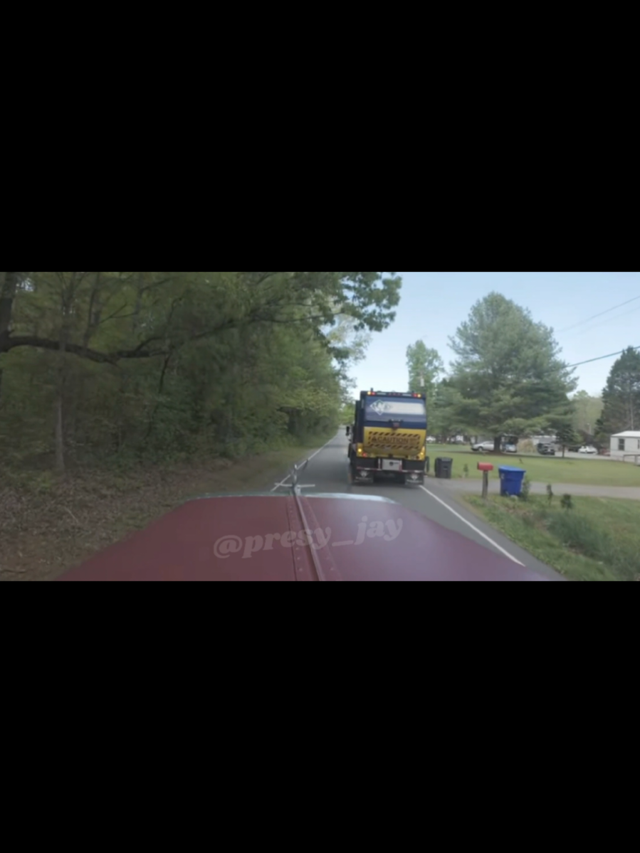 Truckers, how would y'all approach this situation? . . . #truckersoftiktok #truckertok #creatorsearchinsight #truck #trucks #trucktok #peterbilt379 #Semi #semitruck #caterpillar #6nz #jakebrake #loud #smooth #smoothoperator #18wheeler #owneroperator #18speed #truckdriver #truckerlife #God #foryoupage  #largecar #peterbilt #trucker #truckers #America #floatinggears #upshifting #downshifting #cdllife #fyp #viral #trending 
