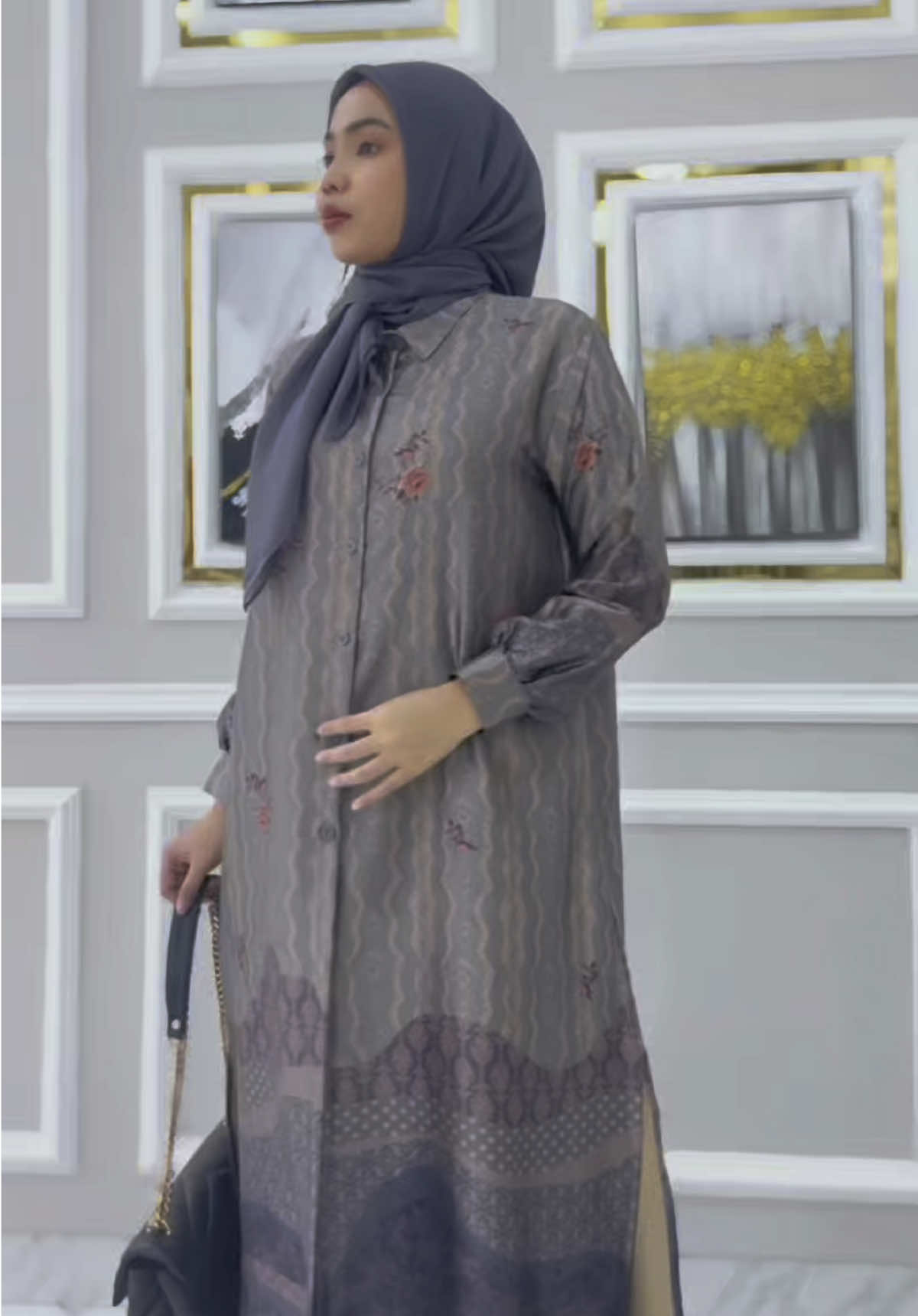 Tampil tetap percaya diri dengan koleksi tunik zalfaoutfit 😍🥰 #zalfaoutfit #fyp #dresswellanytimeeverywhereandalways #outfitinspo #outfitideas #fypage #TikTokShop 