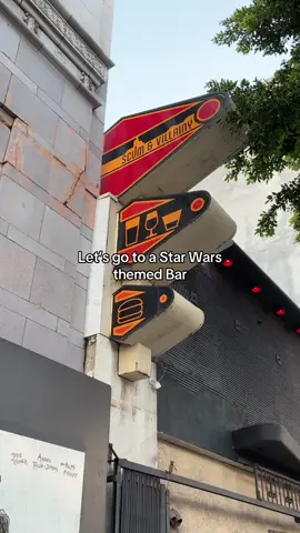 * r2d2 screams * #starwars #starwarscantina #hollywood #bar #themedbar #geek #nerd #fandom 