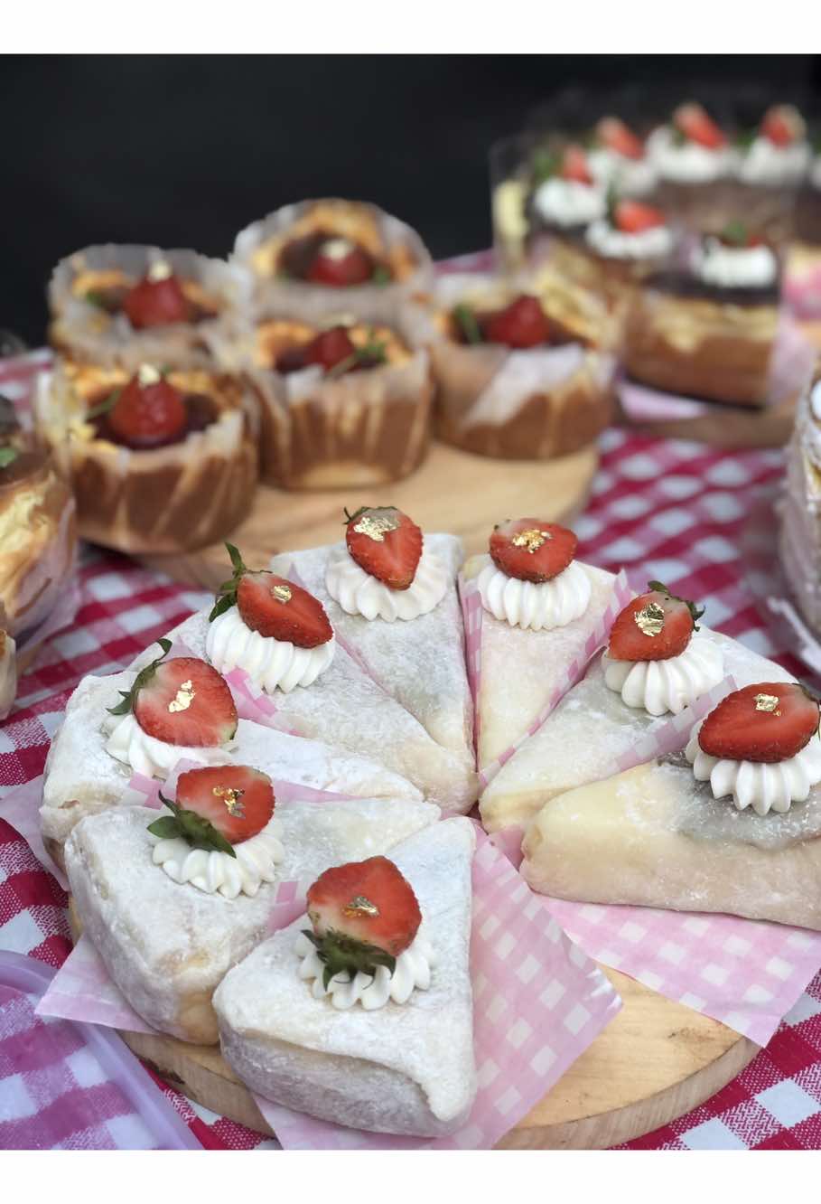 Kita usahakan dessert enak” tiap hari 😝#cfd #dessert #kulinertiktok #fyp #fyppppppppppppppppppppppp #cfdgresik #infogresik #kulinergresik #viral #tiktok 