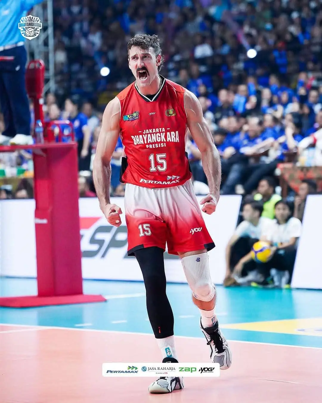 Kewarganegaraan : Amerika Serikat Posisi : Opposite Tanggal lahir : 1993-08-25 Tempat lahir : Loomis Tinggi : 205cm Berat : 97kg Spike : 358cm Block : 343cm Tangan dominan : Kanan #kylerussell #russel #kyle 