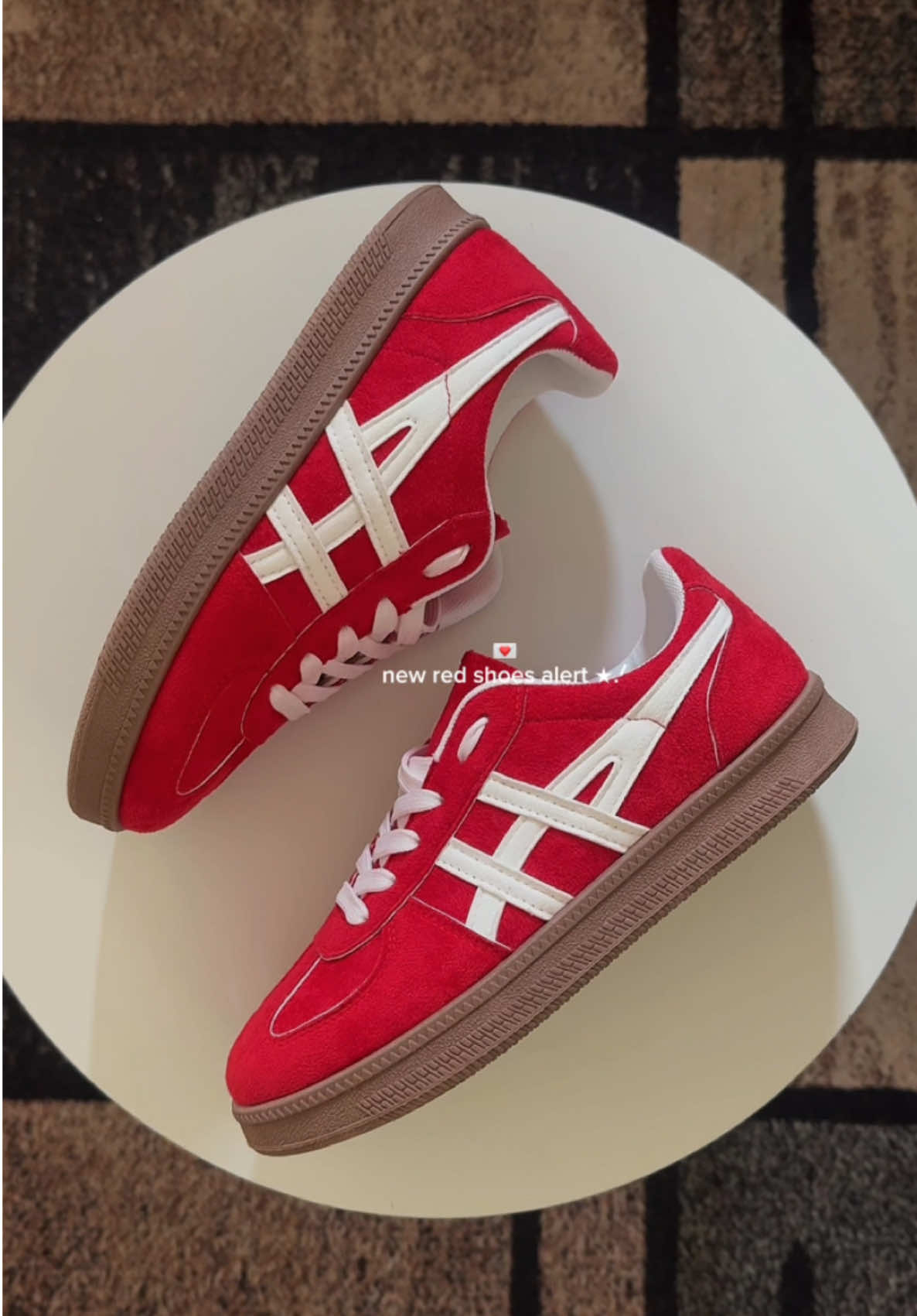 red shoes supremacy ❤️‍🔥👟  #redshoes #yotoshoes #shoes #shoestok #shoestiktokshop #viralshoes #trending #foryoupage #fypシ゚ #affordableshoes 