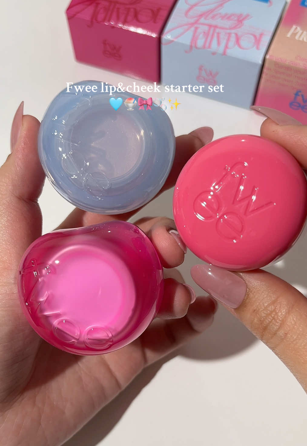 Oliveyoung code: APRIL02 @fwee All in one kit 💗 Cool tone kit - Lolly Baby 💞Pudding pot - Baby 🎀Jelly pot - Lolly ✨Sugar powder - Jelly shimmering balm 🩵Jumbo Silicone Brush #lipandcheek #oliveyoung #oliveyoungaffliate #limitedset #starterset #puddingpot #jellypot #fwee #blush #fyp #trend #makeup #beauty #fwee 