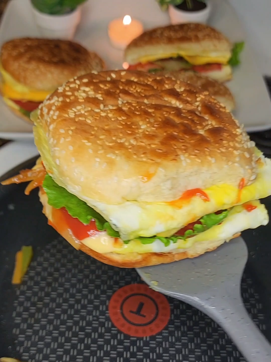 Burger  #HealthyBreakfast #breakfastidea #Burger #healthyfood #healthylifestyle #EasyRecipe #instafood #explorepage 