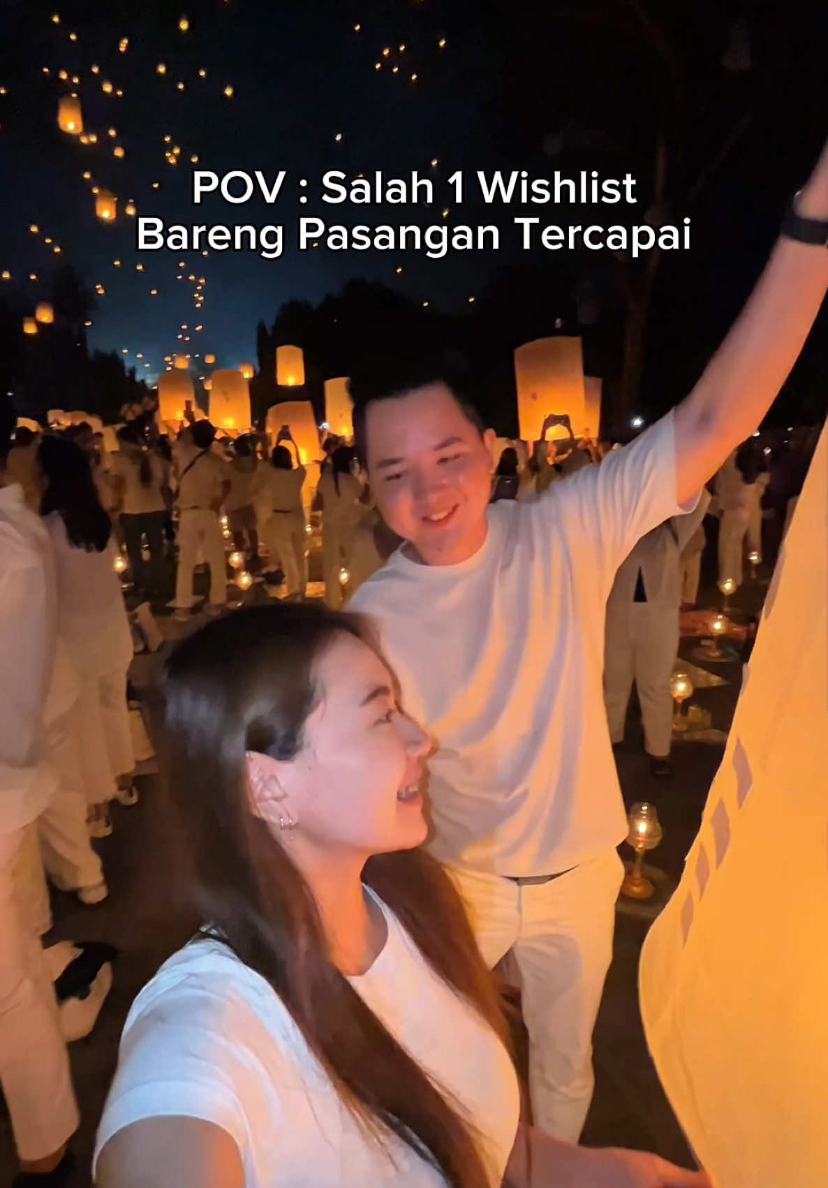 Lihat festival lampion bareng 🫶🤏😍 @Ryan Angriawan  #fyp #fypシ #couplecomedy #funnyvideos #comedy #couplegoals #funnyvideo #comedycouple #couple #Relationship #borobudur #candiborobudur #waisak2025 #lampionborobudur2025 #skylantern 
