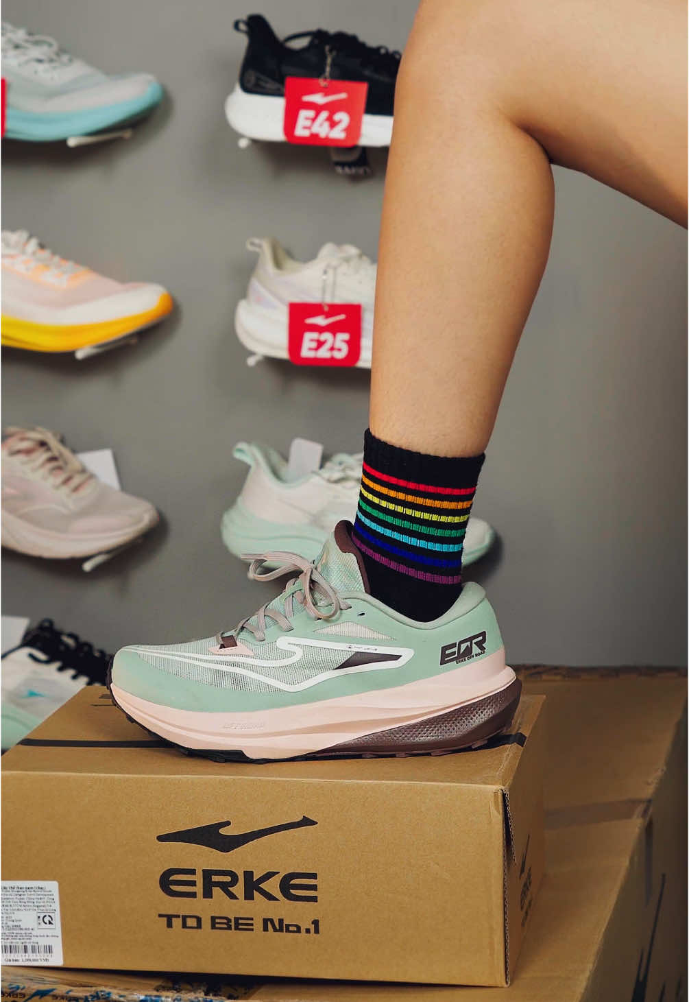 👟 Giày địa hình bước đi êm ái, tiếp đất nhẹ nhàng, màu sắc trendy, đặt mua ngay tại livestream Tiktok ERKE SPORTSWEAR #ERKE #giaydiahinh #ERKETrail #GiayTrekking 