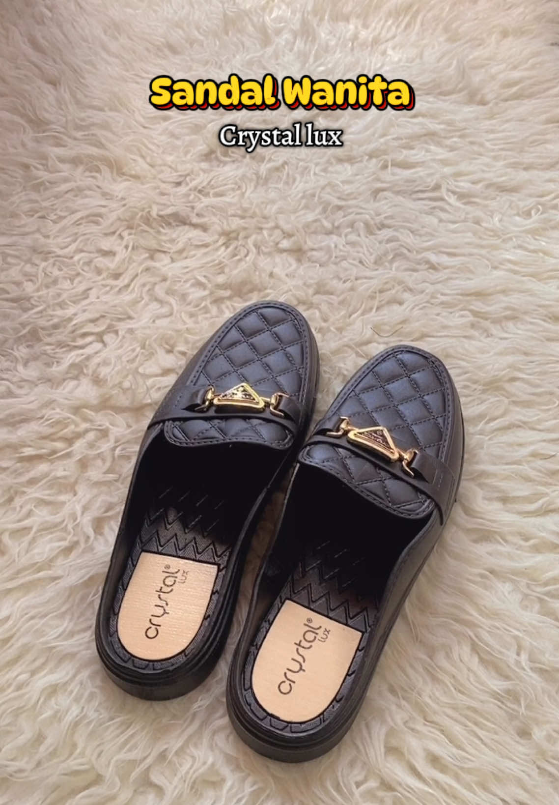 Emang boleh sendal semurah ini cuma 20 rb an aja, buruan check out guys mumpung lagi promo sebelum harganya naik lagi😍 #sandal #sandalwanita #sandals #sandalmurah #crystallux #sandalmurah 