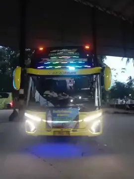 siapa yang kejebak macet kemarin Minggu  #prabunatajayabus #busbogortimur #tripmania #anyerbussouss #foryou #f4 @sahabat sonic❤🇮🇩🇮🇩🇮🇩❤ @mira azza @Raindra_Sk @dunia.viral7 