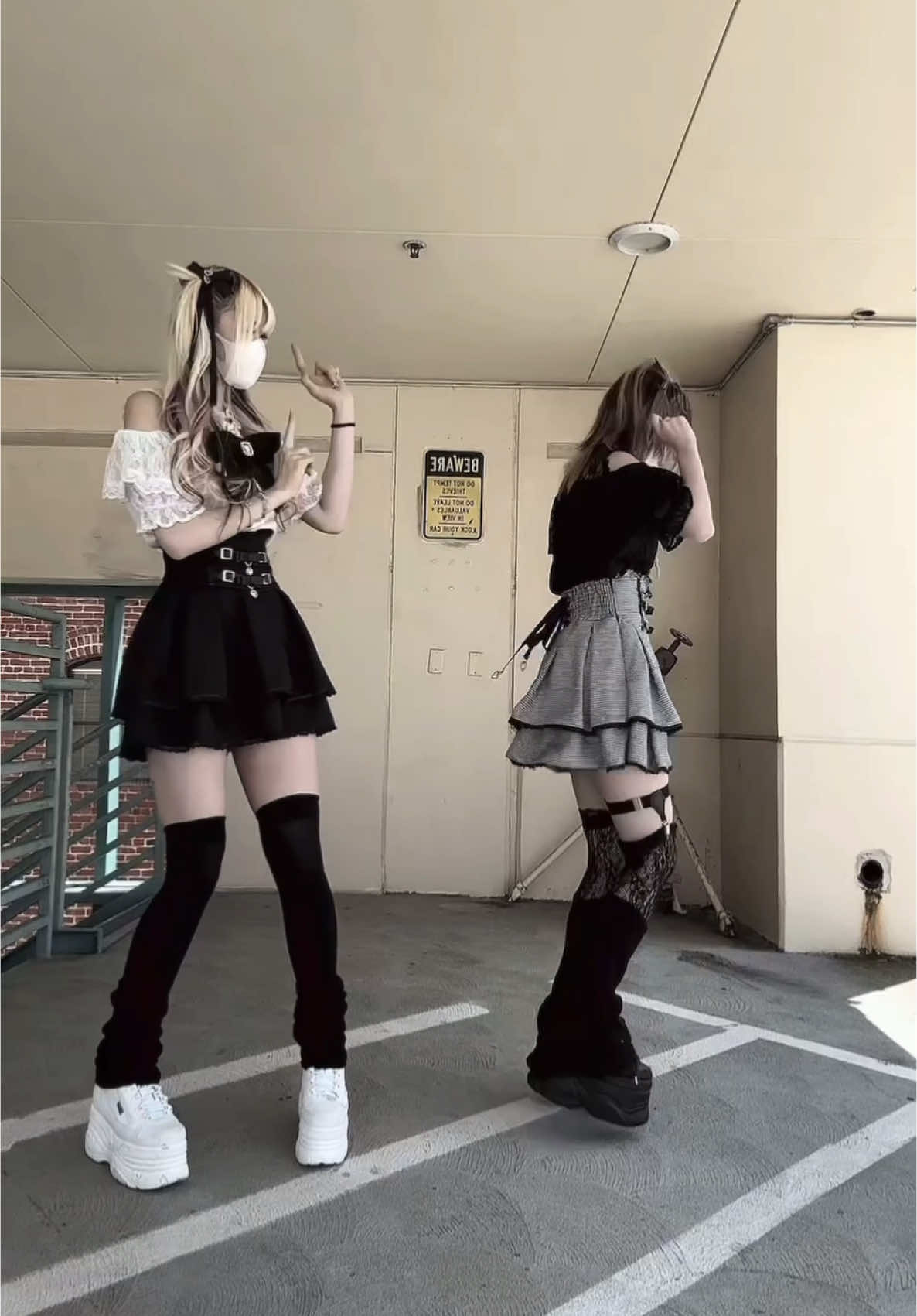 そろそろ髪色変えたいな〜…スプリットヘアってほんと可愛いよね。。。私にはどんなのが似合うと思う？？？🤔  @かーー #地雷 #地雷系女子と繋がりたい #サブカル #おすすめ #サブカル女子 #fyp #地雷系 #サブカル系 