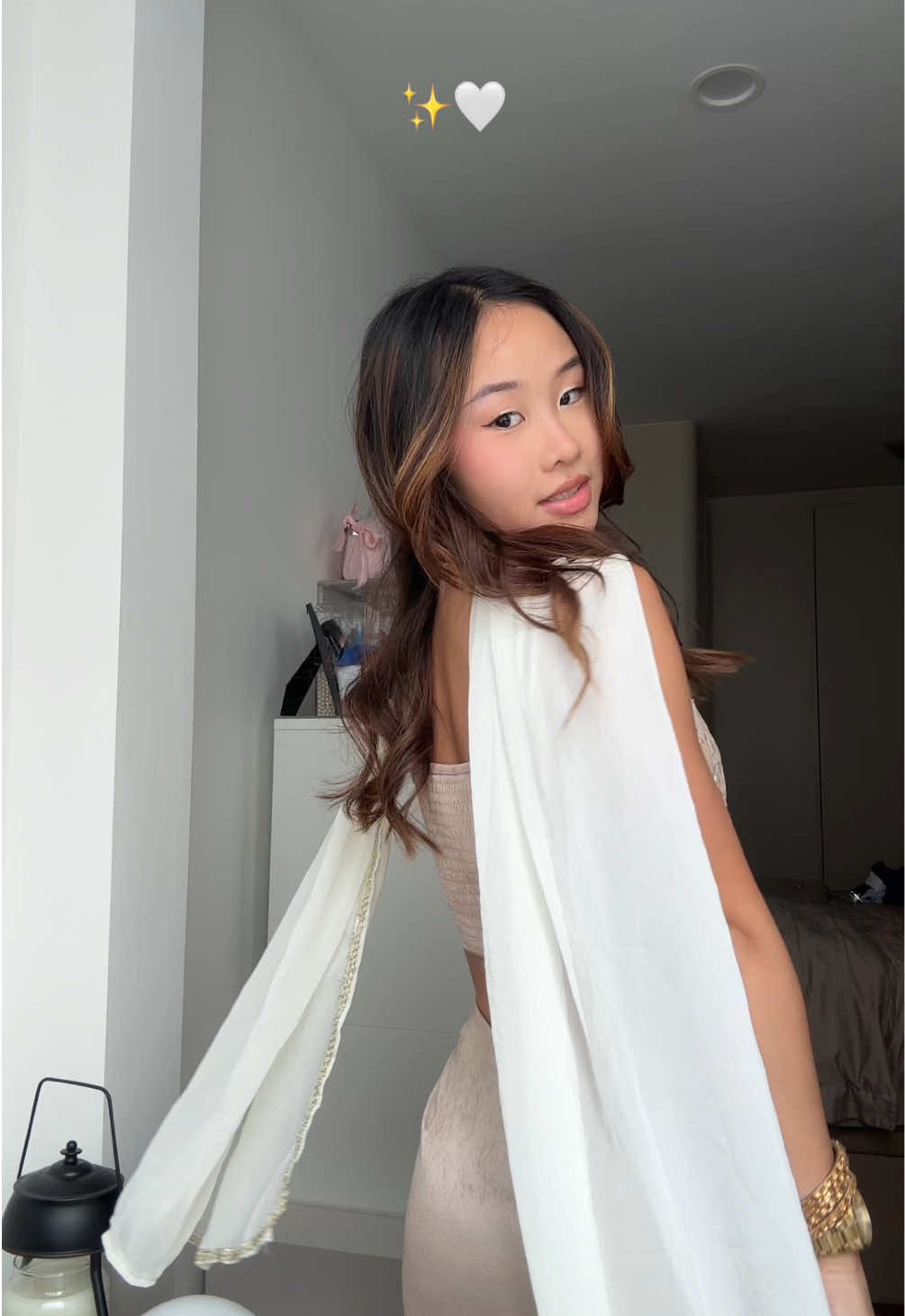 Absolutely in love with my clothes from India 😭🤍✨🫡  Going to a briyani festival today!!!  #OOTD #outfit #outfitcheck #indianclothes #indian #chuttamalle 