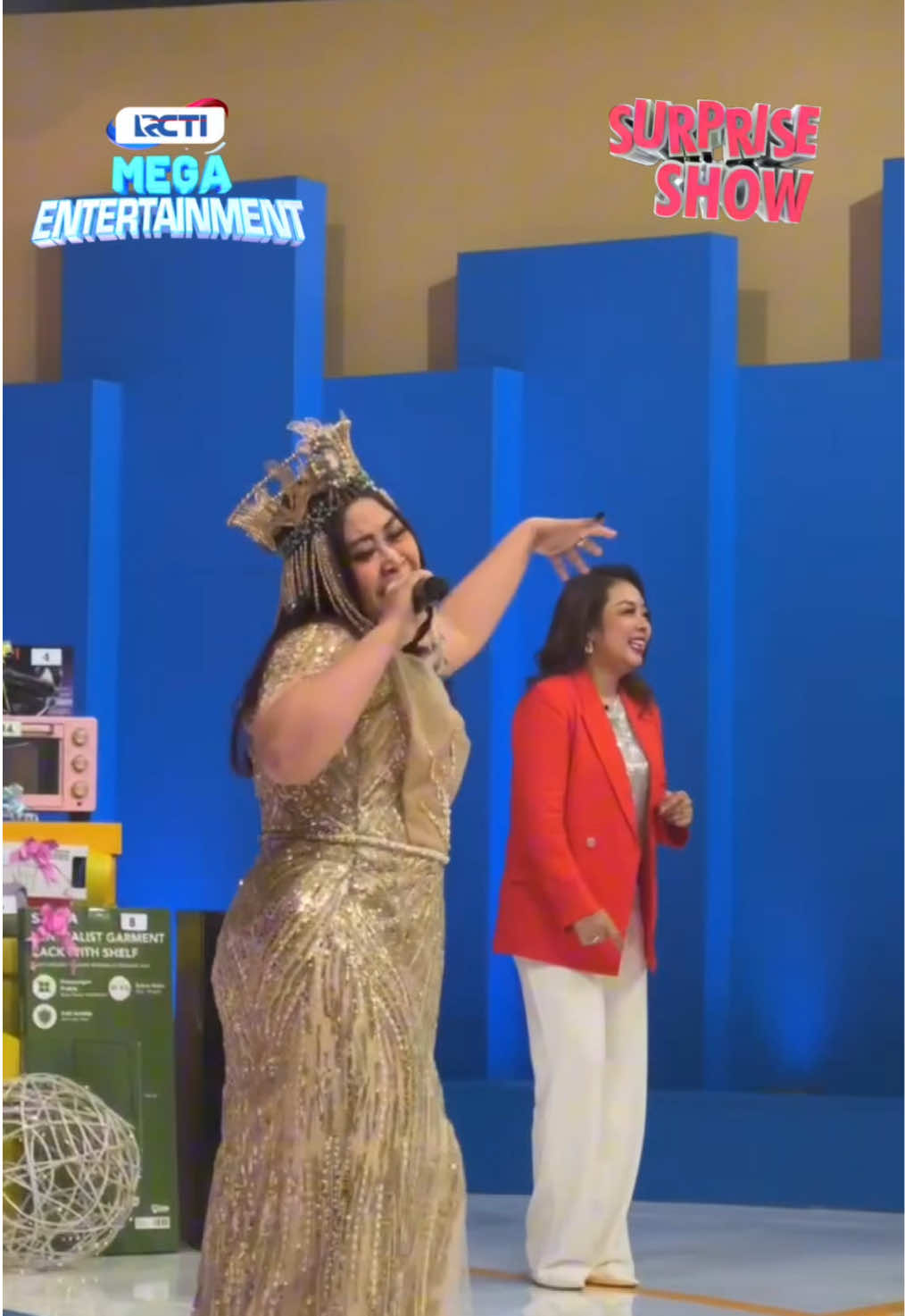 Siapa nih yang hapal dance dan liriknya lagu yang dibawain Boiyen ini?🤗 Seru-seruan bareng @showimah @gilangdirga @boiyenpesek setiap Senin -Jumat pukul 12.30 WIB hanya di @officialrcti  #surpriseshow #surpriseshowdircti #rctimegaentertainment #SurpriseShowdiRCTI