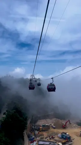 Ở đây sương khói mờ nhân ảnh #bànahills #đà_nẵng #việtnam 
