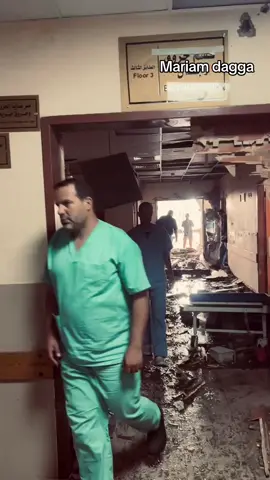 أثار القصف الإسرائيلي الذي استهدف أحد مباني مجمع ناصر الطبي بخانيونس ليلاََ