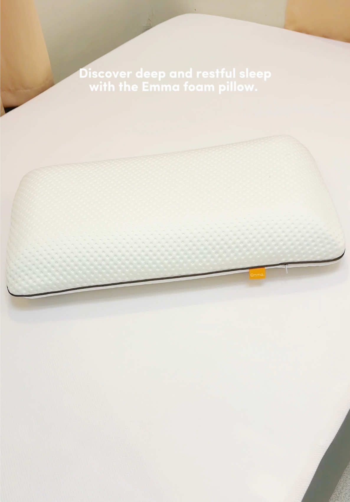 Emma Memory Foam Pillow 🤍 Perfect together with the Emma Air Mattress 2.0! Talagang built for better sleep! 😍 @Emma Sleep PH #RiseandShine #emmasleep #emmamemoryfoampillow #emmamattressph #bestmattress #bestmemoryfoampillow 