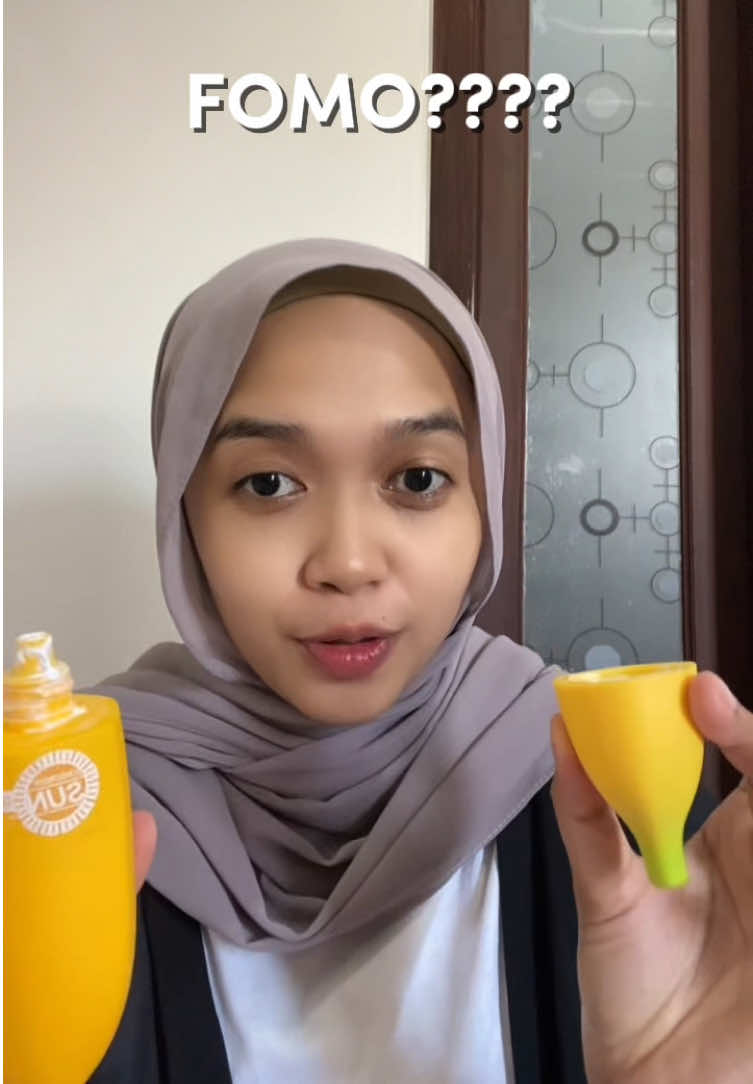 Fomo yg beruntung!!🍌🤩 #berrybliss #bananasunscreen #banana #sunscreen #sunscreenreview #sunscreenviral #BeautyTok #berryblisssunscreen #pisang #fyp #foryou #moots? 