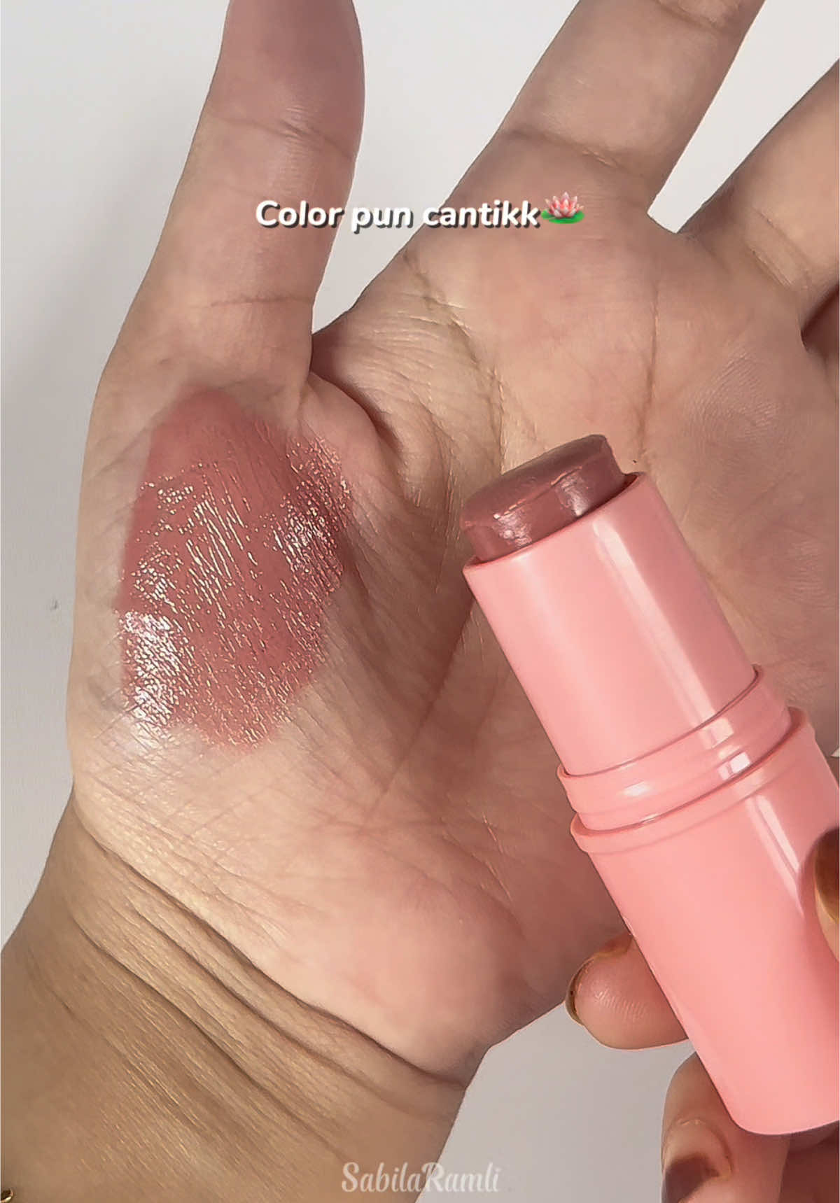 Yang penting cantikk and murah😘 #blusher #blusherstick #blusherviral #stickblush #shaqinuo #fyp 