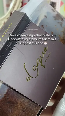 Babe!! Chocolate dia sumpah sedapp !! 😭 pakai beryls 🍫🍫 #chocolatecake #moistcake #berylscake #cakes 
