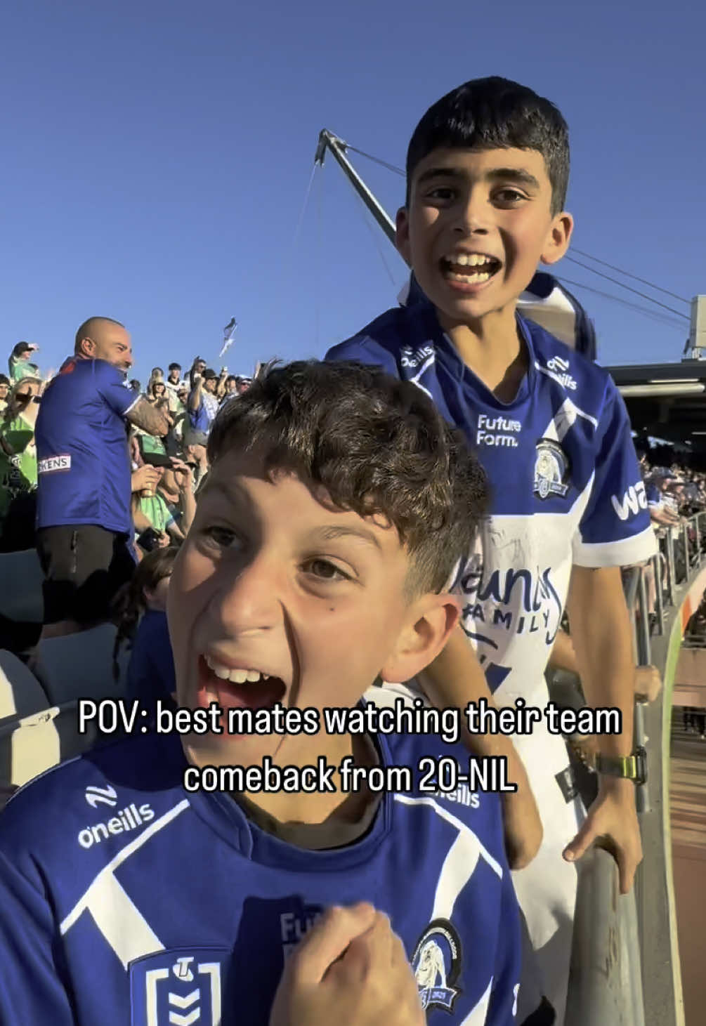 ON THEIR TURFFF…Kings of COMEBACKS!!! 💙🤍💙🤍 .  . #bulldogsoftiktok #nrlbulldogs #proudtobeabulldog #doggies4life #doggiesoftiktok #nrl #nrledits #canterburybankstownbulldogs #nrlfyp #rugbyleague #canberraraiders #raiders #bulldogsfans #nrltiktok #nrlfans #raidersfans 