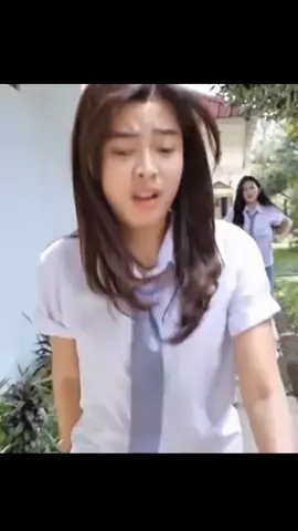 cantika kamu jahat banget sihhĥ,kasian acqeelaa....