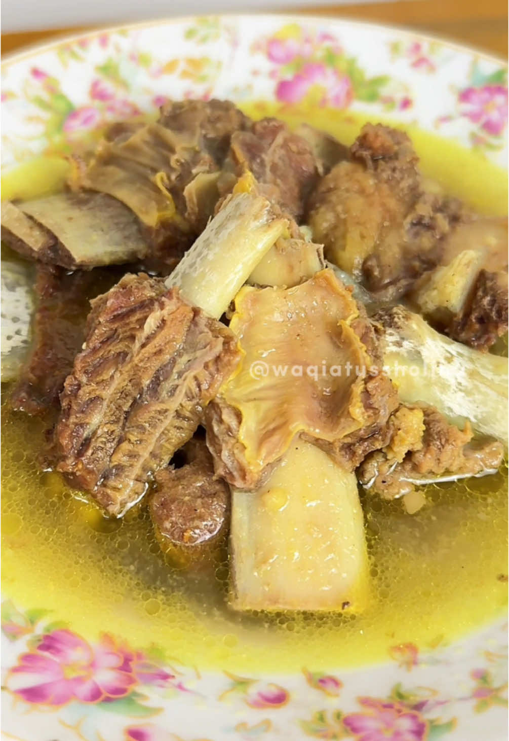 Kalian harus cobain gule Iga sapi ini enak pol 🤤 panci presto @Toko Vicenza #guleigasapi#nyamanpakaipanciprestovicenza 