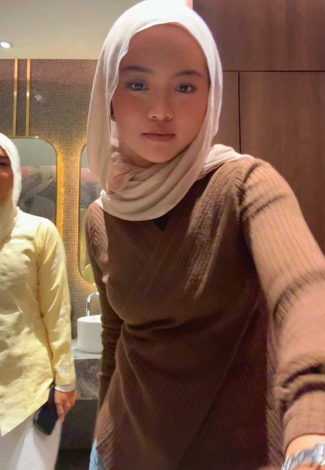 random outfit check🤎💛🤍