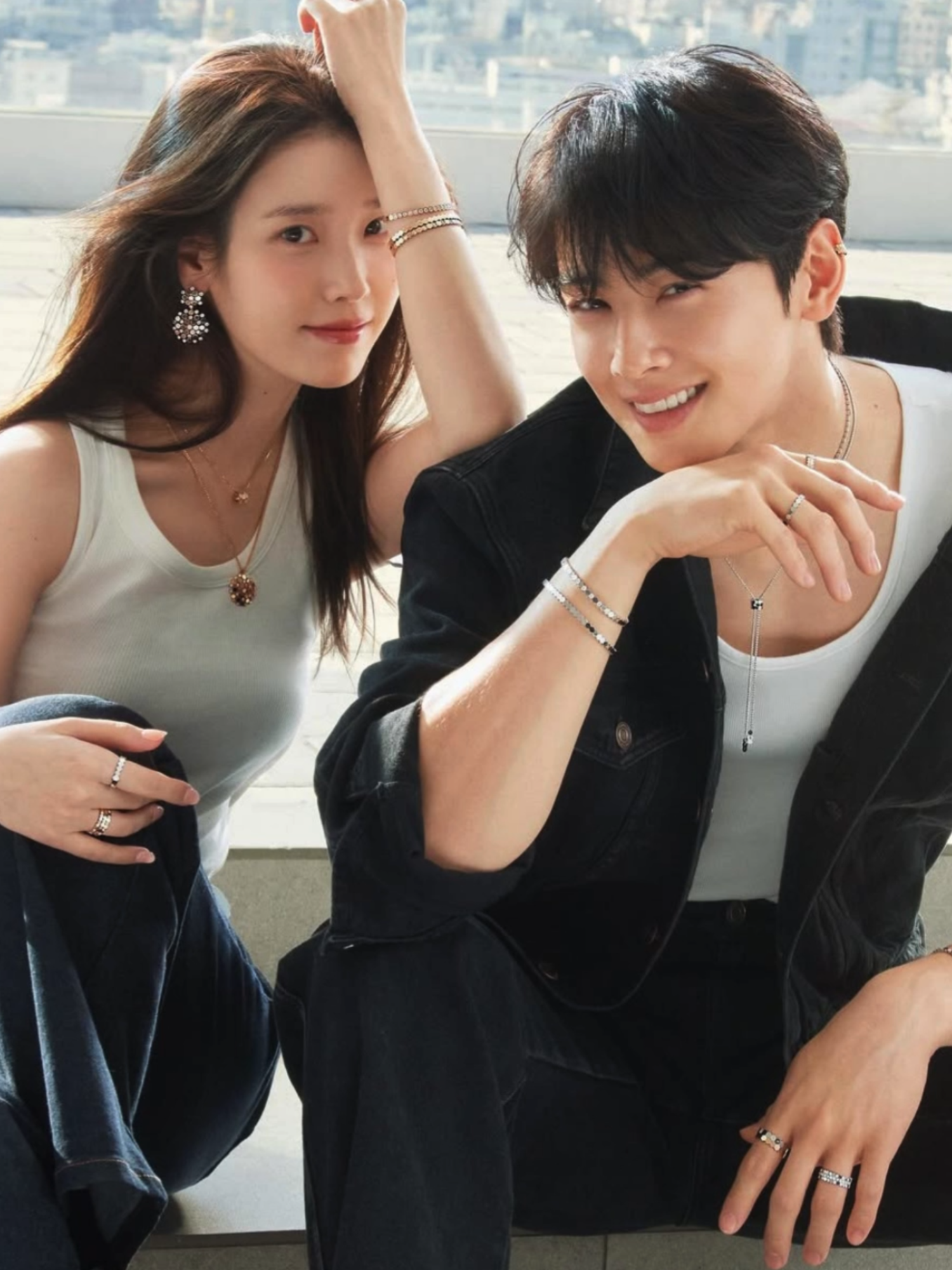 IU comeback + Cha Eun-Woo jadi model MV = combo maut buat hati kita 😭💘 Siapa yang udah siap nonton sambil senyum-senyum sendiri? Baca artikel lengkapnya disini : https://www.mirrorpontianak.com/musik/1266003968/cha-eun-woo-tampil-di-mv-iu-sebelum-wamil-dan-gelar-konser-solo-astro #IU #chaeunwoo #kpop