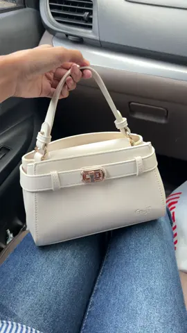 #taswanita #enjibag #handbagwanita #slingbagwanita #tasselempangwanita #risabag 