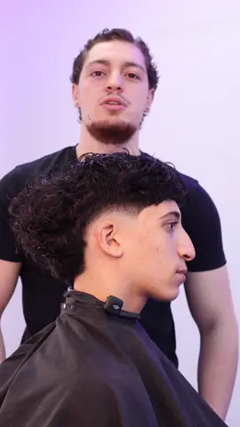 BURST FADE WITH CURLS💈 📍196 William street Earlwood  💈@_barberconnect 🎥@Momentobymickey • #barbershop #barber #barberlife #barbershopconnect  #barbersince98 #andis #andismaster #wahlsenior #wahlpro