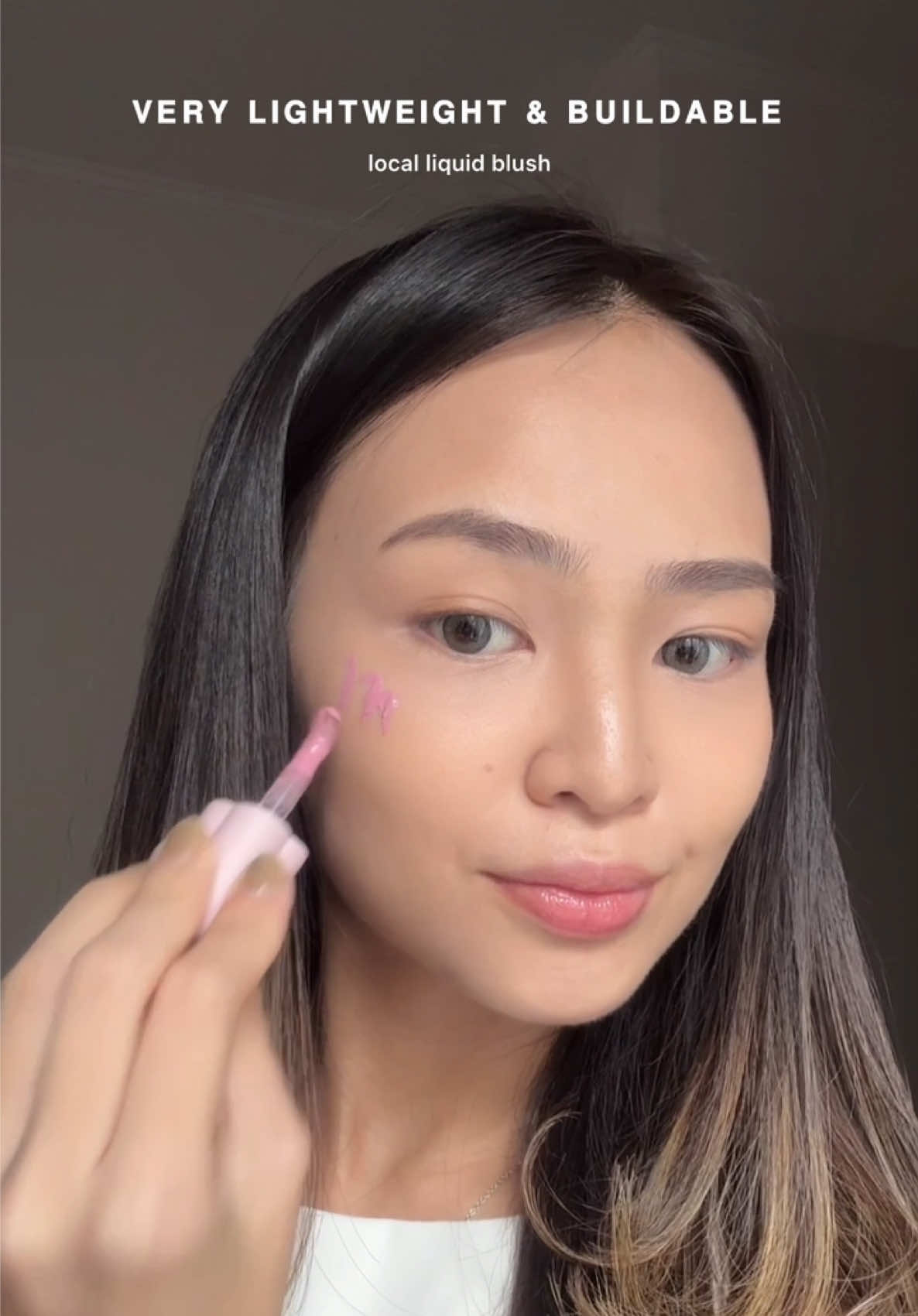 my current favorite liquid blush lokal yang surprisingly masuk banget di skintone ku, ga bikin kusam samasekali dua shadesnya iniii!  #RoséAllDay #BestBlush #LiquidBlush @Rosé All Day Cosmetics 