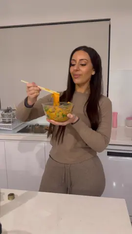 I’m addicted to this carrot salad 🤤 #salad #recipe #easyrecipe 