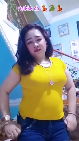 #Izin goyang dikit ya syng🤭suka bnget jg m lagu ny💃MLM ya syng jngn lupa🤣😜🐊🐊🏃🏃💃💃💜