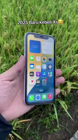 masih worth it ga nih XR di 2025?🤔 #iphone #iphonexr #fyp #worthit #iphonexr #masukberanda 