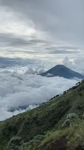 Gn sumbing tanggal 12 Mei 2025 keren bgt #sumbingviagajahmungkur #sumbingmountain #sumbing3371mdpl #gunung 