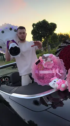 Bestellungen über WhatsApp / Instagram #fyy #bouquets #blumen #geschenke #viralvideos #hellokittylover #essencity #deutschland #stitch #hellokitty #frauen 