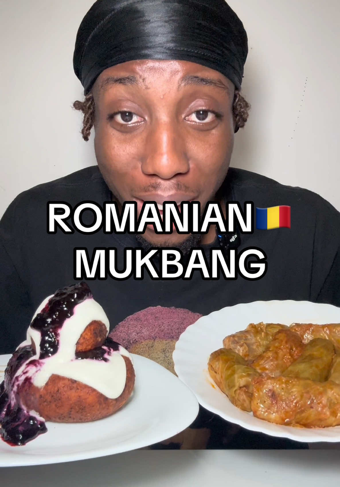 Oggi Romania🇷🇴 Amici rumeni…invitatemi ad un vostro pranzo! Prossimo paese africano?!?!🤔 #romania #romanian #romanianfood #sarmale #papanasi #smantana #mukbang #mukbangeatingshow #asmr #asmrvideos #fyp #perte #neiperte #neiperteee #viral_ 