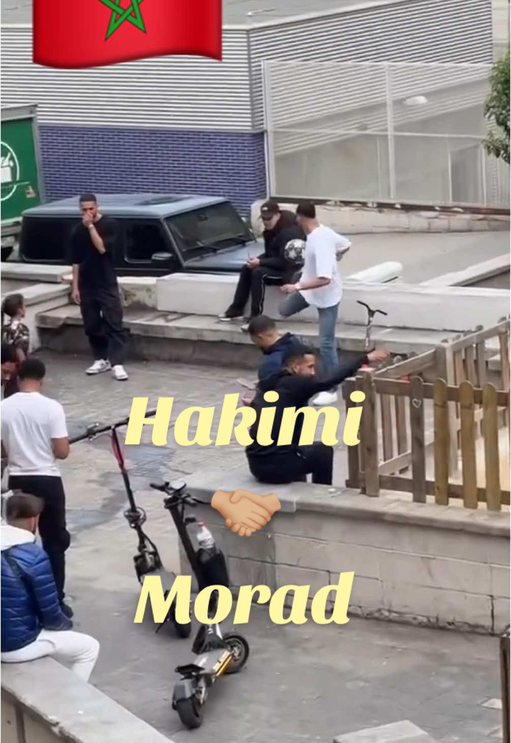 Hakimi et Morad dans le Barrio #flypシ #fyp #pourtoi #info #maroc #españa #morad #hakimi #rap #foot #barrio #explore #f #المغرب🇲🇦تونس🇹🇳الجزائر🇩🇿 #فرنسا🇨🇵_بلجيكا🇧🇪_المانيا🇩🇪_اسبانيا🇪🇸 #foryoupage❤️❤️ 