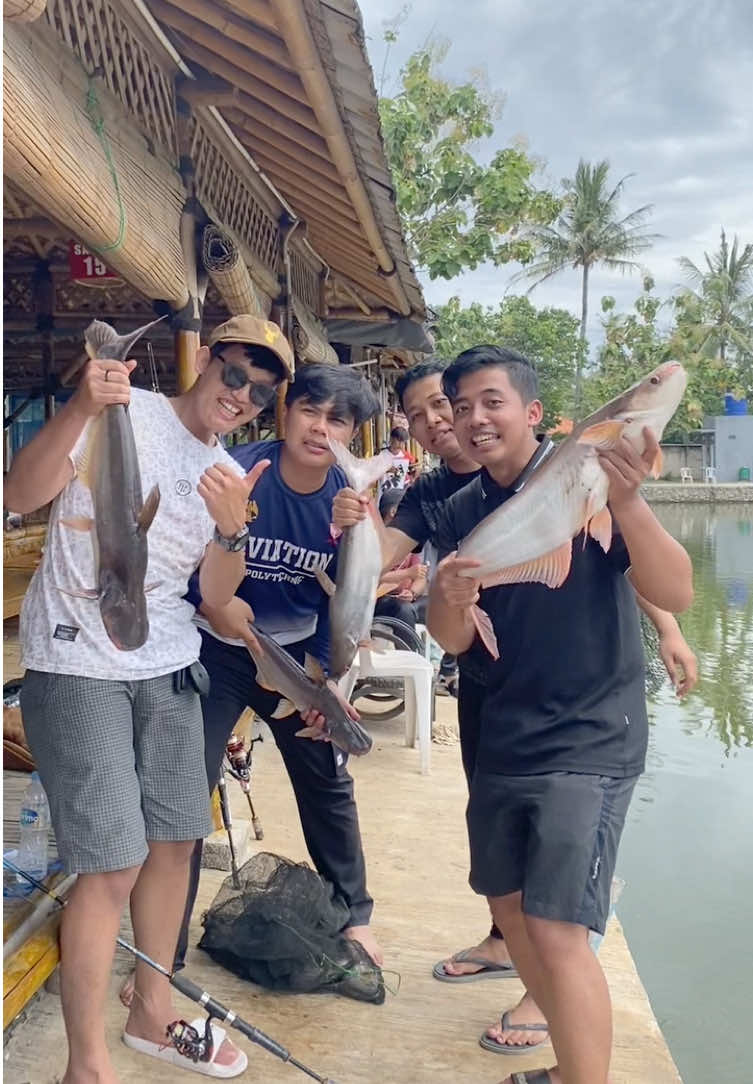 Mantap mania? Manciing!!@Pemancingan Kohod Jaya  #mancing #ikanpatin 