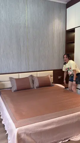 Chiếu này giải vào phòng này nhìn có ok không ạ??? #chiếu #chieudieuhoamay #chieudieuhoa #chieumay #chieumaydieuhoa #chieumuahe #chieu #giuongchieu 