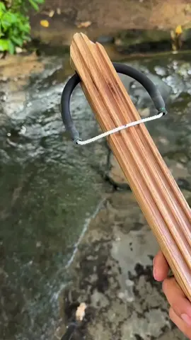 ugly handmade wooden slingshot #crafts 
