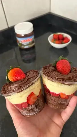Cada bolo no pote é uma oportunidade de espalhar alegria. 💖🍨 Receba o melhor sabor em um momento inesquecível! 🍧✨