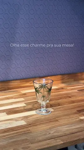 🌴 Brinde com sofisticação e arte! Transforme cada gole em um momento especial com o Conjunto de 6 Taças de Cristal Palm Hand Painting. Feitas em cristal de alta qualidade e com design exclusivo de pintura à mão, elas trazem um toque tropical e elegante à sua mesa. 🥂✨ #BrindeComEstilo #CristalDeQualidade #DesignArtístico #PalmHandPainting #TaçasElegantes #DetalhesQueFazemADiferença #Lyor #ArteNaMesa #SofisticaçãoNaDecoração #ReceberComCharme