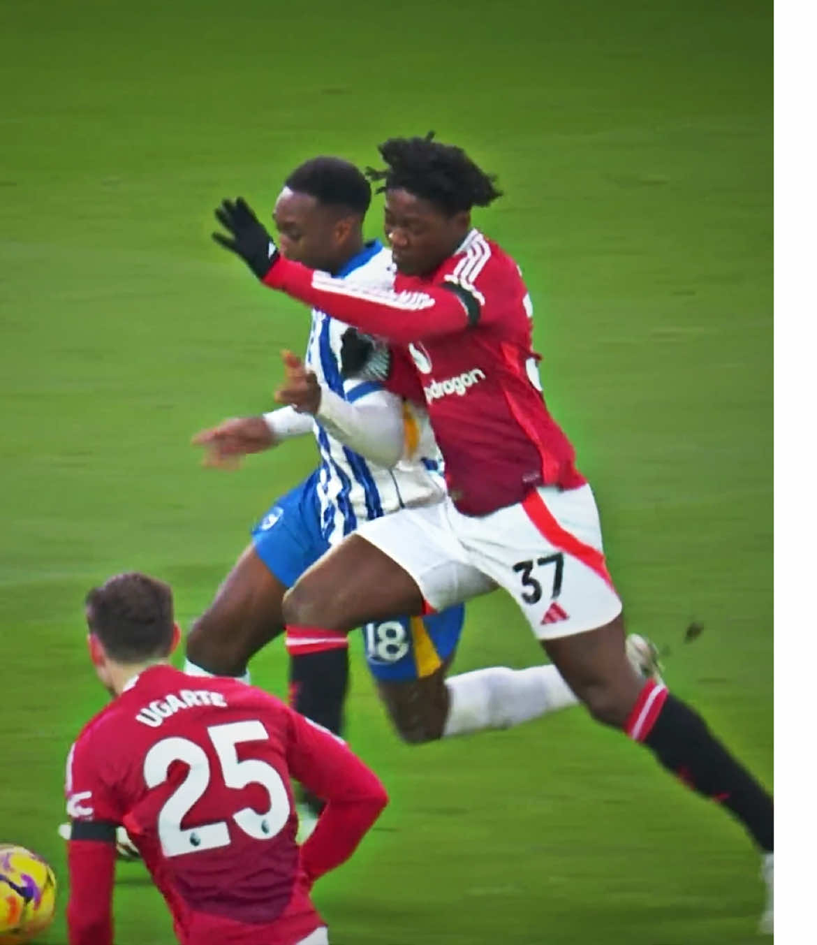 Take me back to last season 🏴󠁧󠁢󠁥󠁮󠁧󠁿🙏 • #mainoo #37 #manchesterunited #footballtiktok #edit #xyzcba #viraltok #fyp 