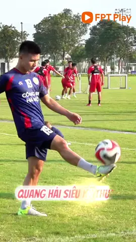Quang Hải biểu diễn kỹ thuật trước trận chung kết C1 ĐNA #vlogminhhai #fptplay #quanghai #homeofsports 