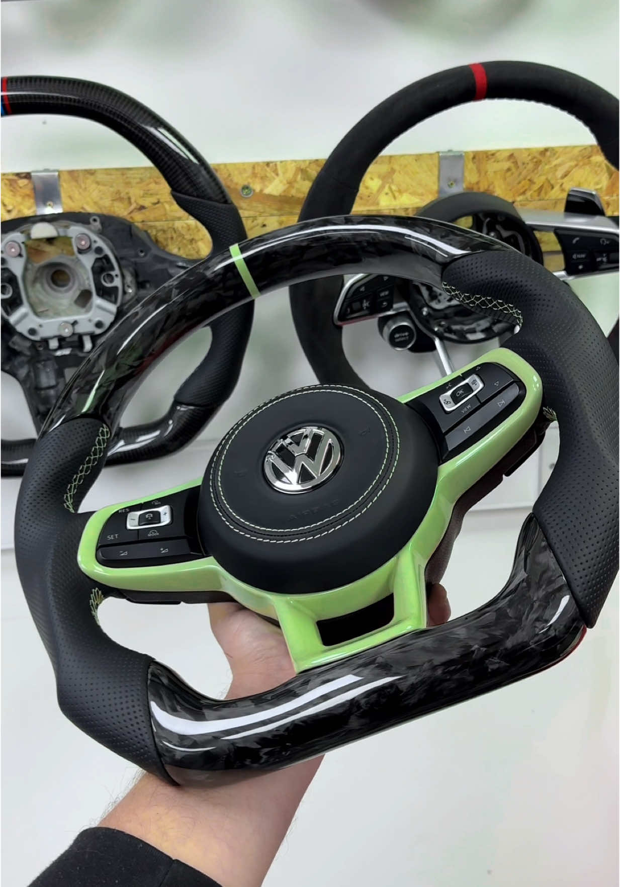 How about this? 🤯 #controlcustomsuk #mk7r #mk7gti #golfr #golfgti #mk7golf #hothatch #germancars #lenkrad #steeringwheel #carbonfiber #forgedcarbon 