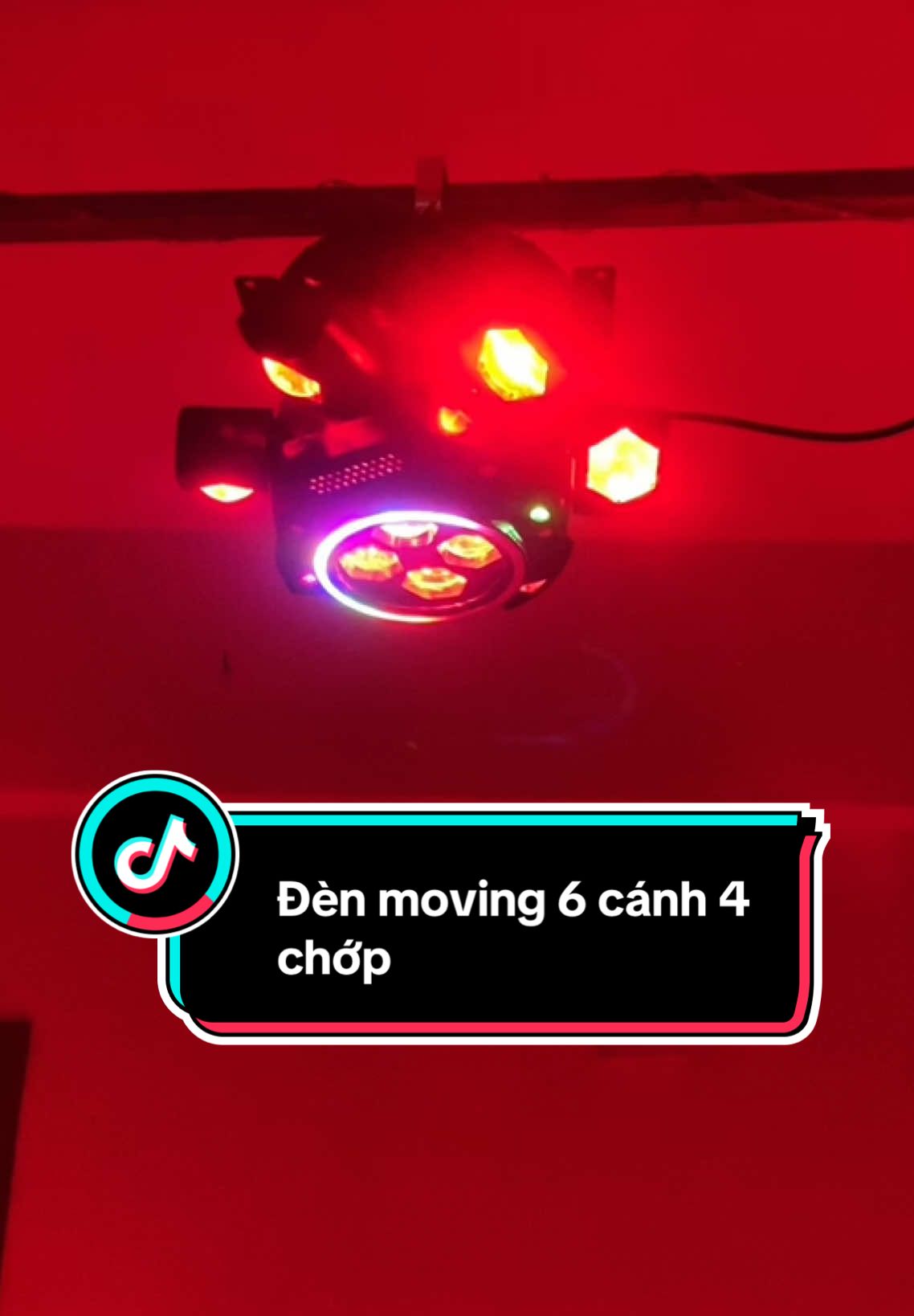 Đèn moving 6 cánh 4 chớp trong phòng không có khói #denlaser #densankhau #denbay #miax 