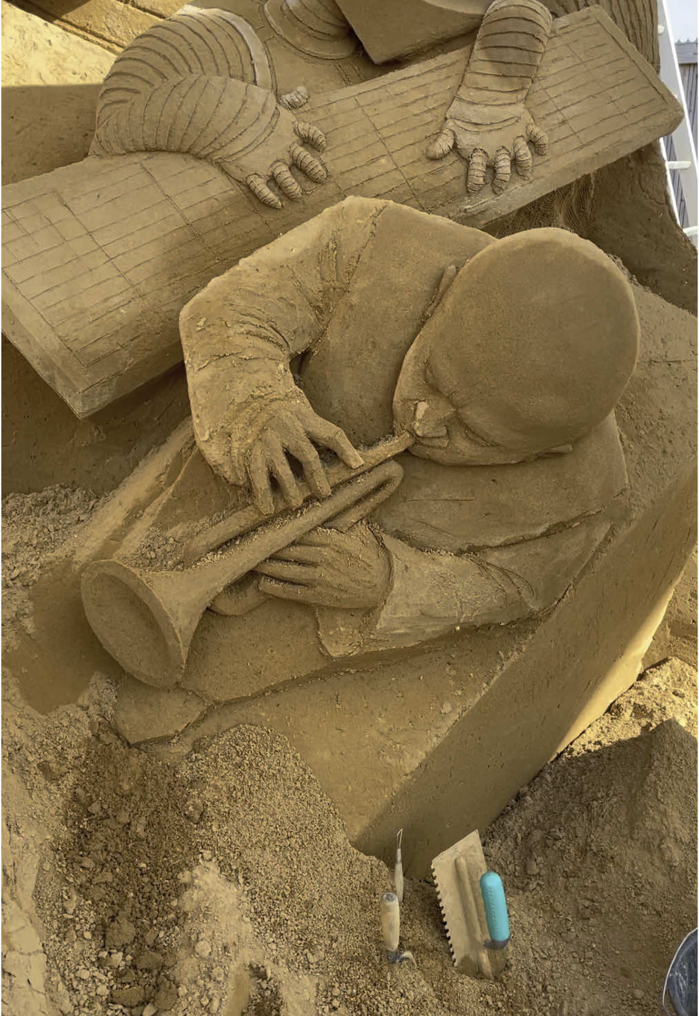 PEPPEREPEPPEPE 🎺😄  #sandcastle#sandcastles#leonardo#ugolini#leonardougolini#sand#sandsculpture#sandart#sandartist#sandcastle#sandsculptor#sandman#art#minispatula#spatula