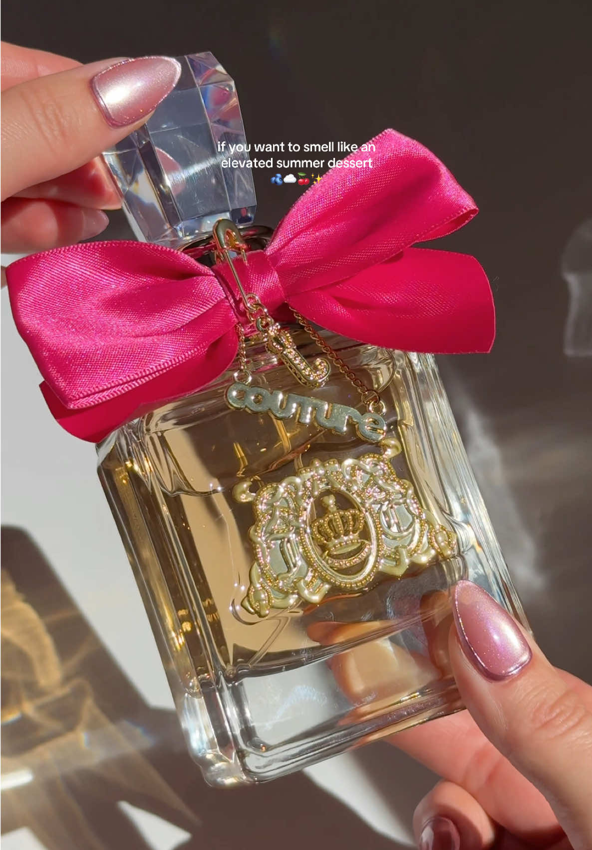 if you want to smell like a summer dessert 🫐☁️🍒✨ ft. Viva La Juicy by Juicy Couture Perfume ✨ Fragrance notes include Wild berries, honeysuckle, vanilla, caramel, amber, sandalwood, and mandarin orange.   @Juicy Couture @Community X SEEN  #juicycouture #VivaLaJuicy #communityxseen #perfumetiktok #perfumerecommendations #girlythings #prettyinpink #fragrancetiktok #aestheticedits  