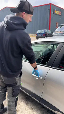 Nettoyage d’une voiture avec un budget de 130€ 🔥 #nettoyage #propre #nettoyageauto #bubbleauto #satisfaction 