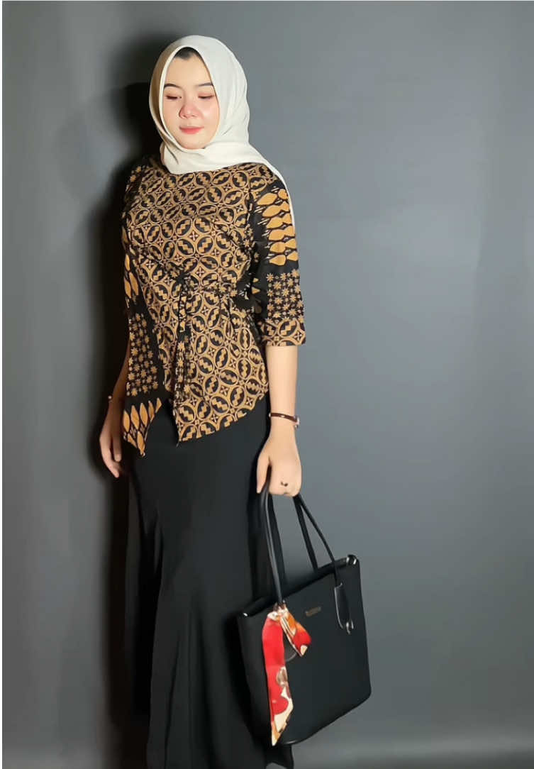 Rekomendasi Otfit kerja pakek batik🤎#batik #ootdkerja #rekomendasioutfit 